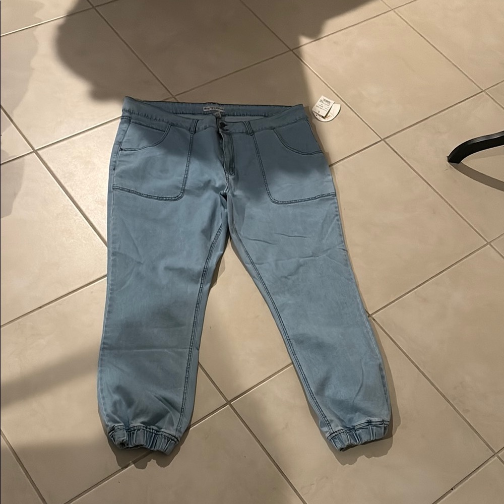 NWT sz 24 jogger jeans diamonds and threads 583